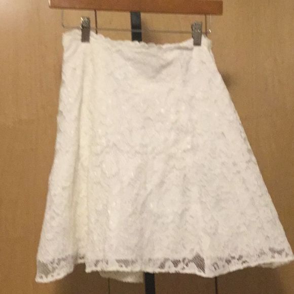 Xscape Dresses & Skirts - Tulle floral lace skirt